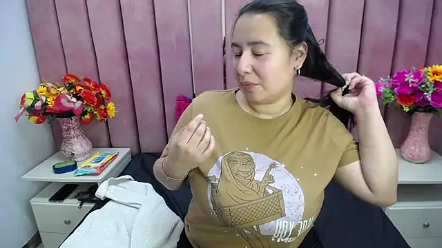 Snapshot of NaomyPrinces chatting on December 2024 01:46:01 PM NaomyPrinces online show from December 2024 01:46:01 PM