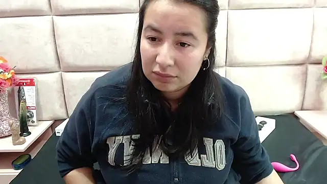 Snapshot of NaomyPrinces chatting on December 2024 01:06:02 PM NaomyPrinces online show from December 2024 01:06:02 PM