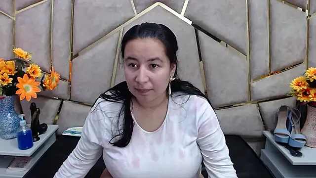 Snapshot of NaomyPrinces chatting on January 2025 01:52:01 PM NaomyPrinces online show from January 2025 01:52:01 PM