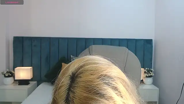 april bunnyy online show from November 2025 07:43:01 PM