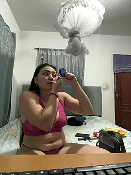 Snapshot of Sweetsex_valeria chatting on March 2026 02:44:02 AM Sweetsex valeria online show from March 2026 02:44:02 AM