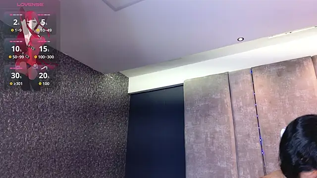 Larabrooks online show from October 2025 07:32:02 PM