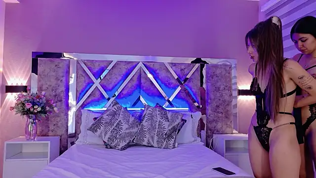 Larabrooks online show from April 2026 12:02:01 PM