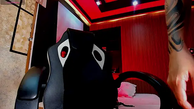 Melany Luv online show from November 2025 09:03:01 PM