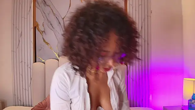 Snapshot of OSHUN_ chatting on January 2025 11:56:01 AM OSHUN online show from January 2025 11:56:01 AM