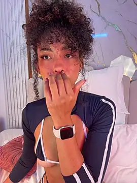 Snapshot of OSHUN_ chatting on December 2025 01:14:02 AM OSHUN online show from December 2025 01:14:02 AM