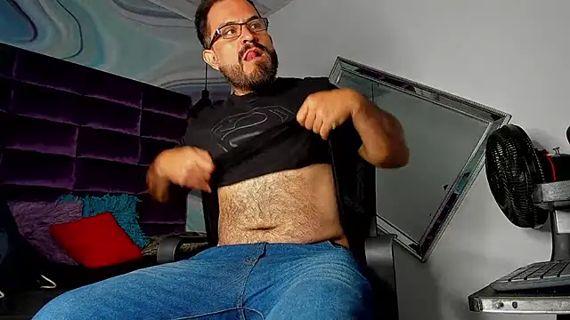 Snapshot of SbasTone_Muscle chatting on February 2025 01:28:02 PM SbasTone Muscle online show from February 2025 01:28:02 PM