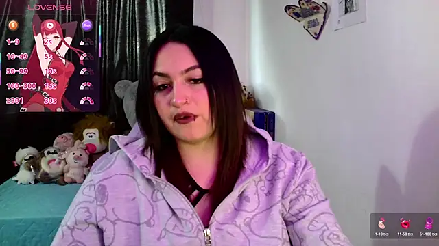 lucycherry   online show from December 2025 09:44:01 PM