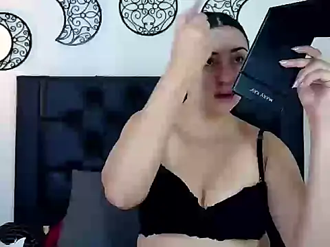 EvoletFMK online show from December 2025 11:28:01 AM