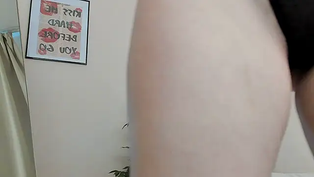 Snapshot of VanessaSmuth chatting on February 2025 08:09:02 AM VanessaSmuth online show from February 2025 08:09:02 AM