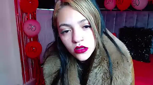 Violettasquirt online show from February 2025 02:38:02 PM