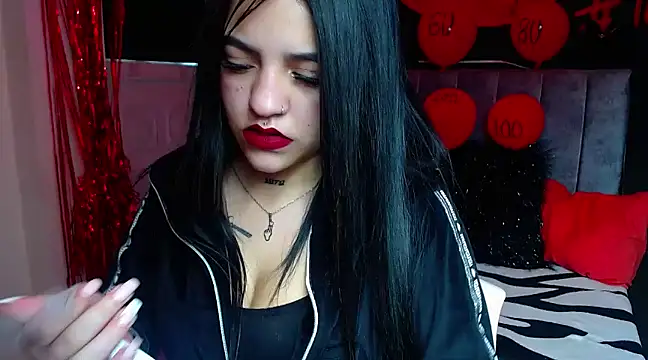 Violettasquirt online show from March 2025 01:57:02 PM