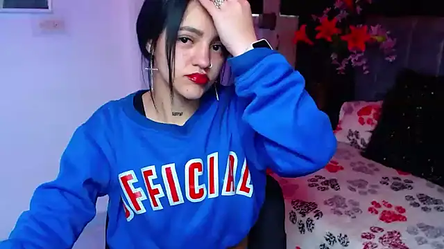 Snapshot of Violettasquirt chatting on December 2025 02:46:01 PM Violettasquirt online show from December 2025 02:46:01 PM