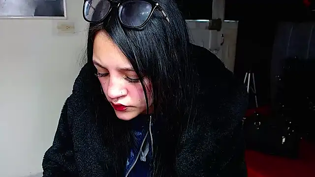 Violettasquirt online show from February 2026 01:43:01 PM