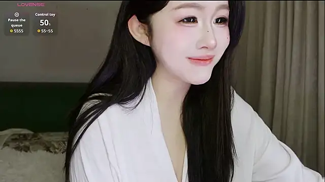 Snapshot of Hazel-11 chatting on February 2026 01:43:01 PM Hazel-11 online show from February 2026 01:43:01 PM