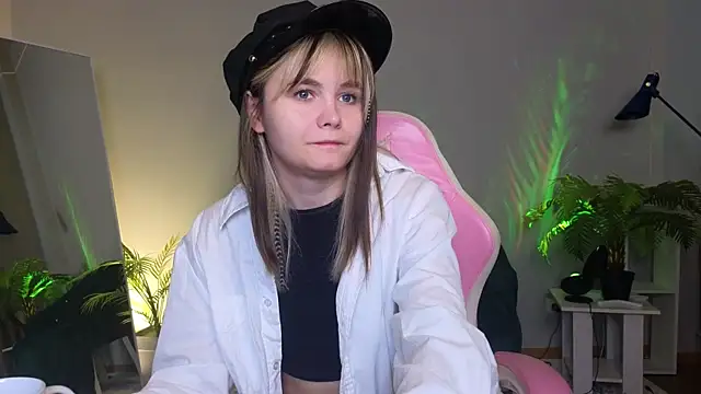 CiriRianonn online show from September 2025 04:29:01 AM