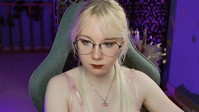 Snapshot of NancyMartinez chatting on January 2025 04:13:02 PM NancyMartinez online show from January 2025 04:13:02 PM