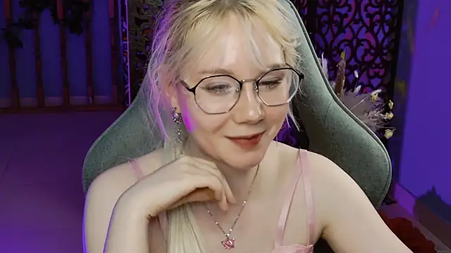 Snapshot of NancyMartinez chatting on January 2025 07:15:01 PM NancyMartinez online show from January 2025 07:15:01 PM