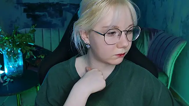 Snapshot of NancyMartinez chatting on February 2025 08:09:02 AM NancyMartinez online show from February 2025 08:09:02 AM