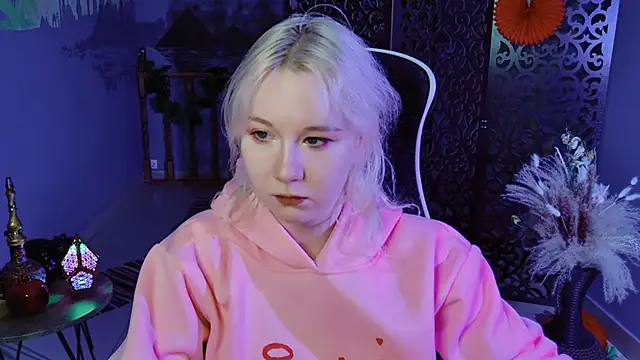 Snapshot of NancyMartinez chatting on February 2025 01:06:01 PM NancyMartinez online show from February 2025 01:06:01 PM