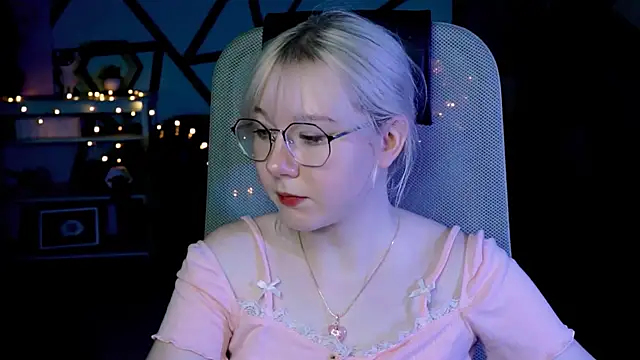 Snapshot of NancyMartinez chatting on March 2025 01:18:01 PM NancyMartinez online show from March 2025 01:18:01 PM