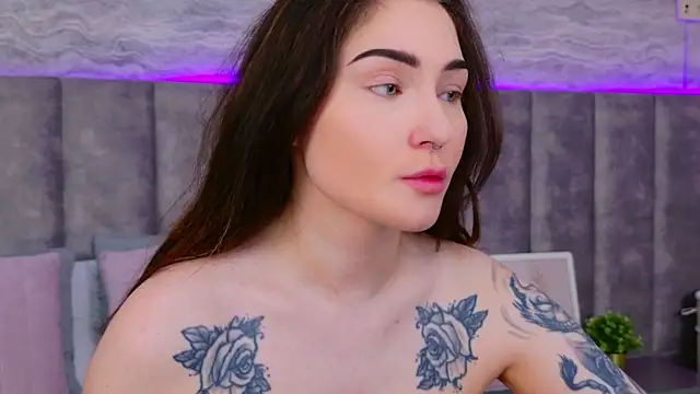 RoxiLester online show from March 2025 05:02:01 AM