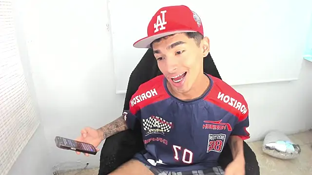 Damon  333 online show from February 2025 10:47:01 PM