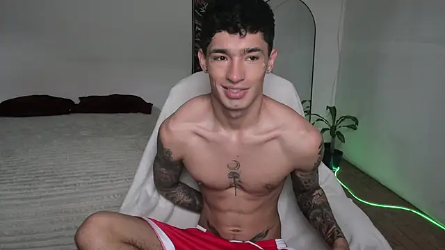 Snapshot of Damon__333 chatting on April 2026 05:41:02 PM Damon 333 online show from April 2026 05:41:02 PM