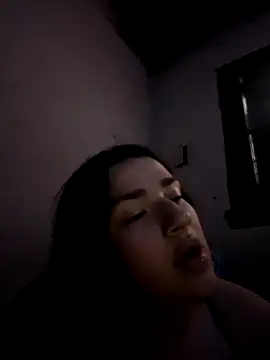 Luulaa444 online show from November 2025 09:58:01 PM