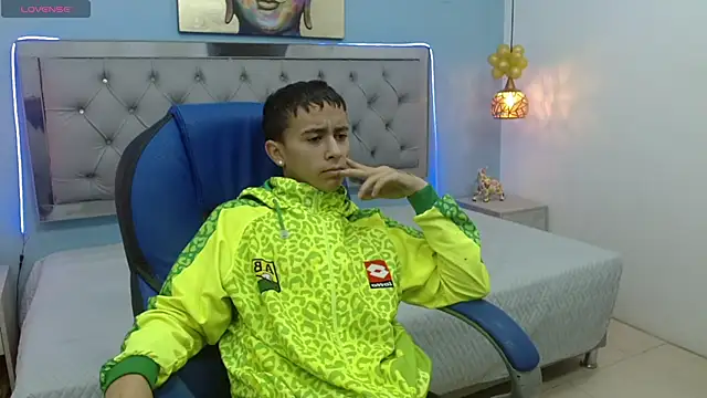 Xavii18 online show from January 2025 12:26:02 PM