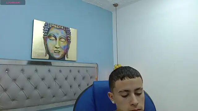 Xavii18 online show from February 2025 06:55:01 PM