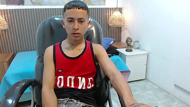 Xavii18 online show from November 2025 02:06:01 PM