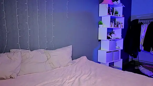 aneta alisha online show from October 2025 01:36:03 PM