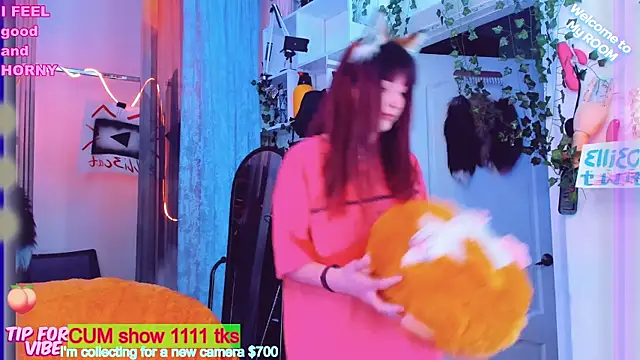 Toxic Ellies online show from February 2025 04:53:02 PM