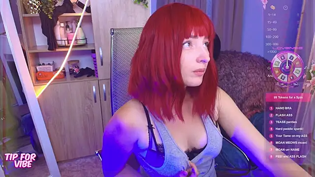 Toxic Ellies online show from September 2025 03:34:02 PM