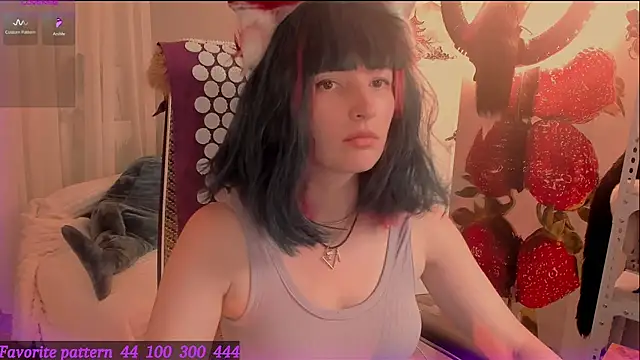Toxic Ellies online show from June 2026 08:01:02 AM