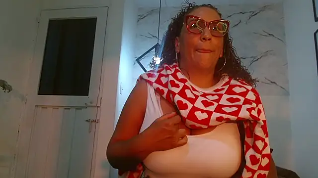 EvaMills1 online show from September 2025 08:20:02 PM