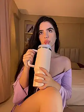 Mavi Coless online show from November 2025 02:01:02 AM