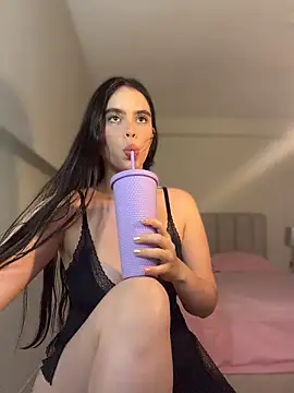 Snapshot of Mavi_Coless chatting on June 2026 01:32:01 AM Mavi Coless online show from June 2026 01:32:01 AM