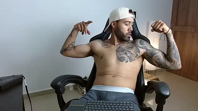 Snapshot of Hendry_ chatting on April 2026 10:11:02 PM Hendry online show from April 2026 10:11:02 PM