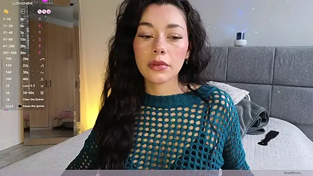 Snapshot of Soffimoon_ chatting on March 2026 08:42:01 PM Soffimoon online show from March 2026 08:42:01 PM