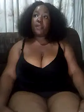 Snapshot of Missmoox24 chatting on January 2025 10:29:02 PM Missmoox24 online show from January 2025 10:29:02 PM