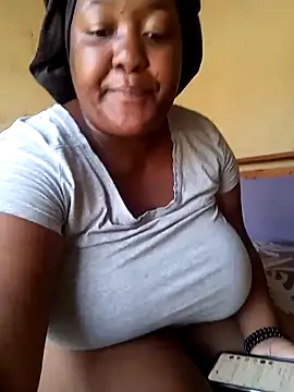 Snapshot of Missmoox24 chatting on January 2025 09:18:02 AM Missmoox24 online show from January 2025 09:18:02 AM