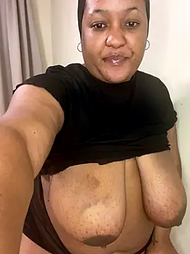 Snapshot of Missmoox24 chatting on September 2025 11:32:02 PM Missmoox24 online show from September 2025 11:32:02 PM