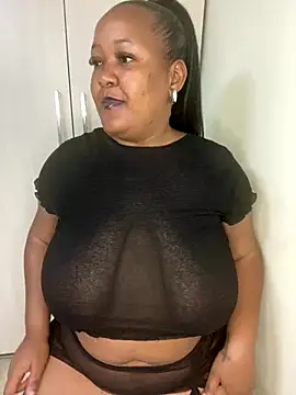 Snapshot of Missmoox24 chatting on October 2025 10:38:01 AM Missmoox24 online show from October 2025 10:38:01 AM