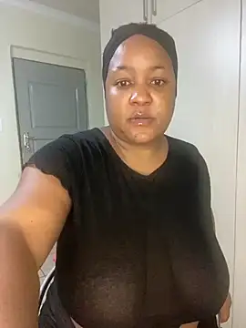 Snapshot of Missmoox24 chatting on October 2025 08:21:02 PM Missmoox24 online show from October 2025 08:21:02 PM