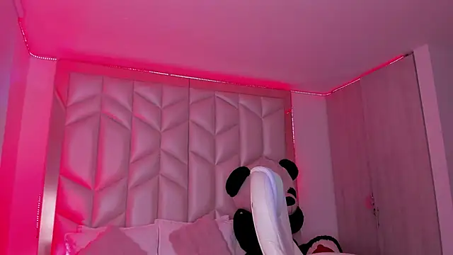 Snapshot of AlhanaRose chatting on January 2025 05:52:02 AM AlhanaRose online show from January 2025 05:52:02 AM