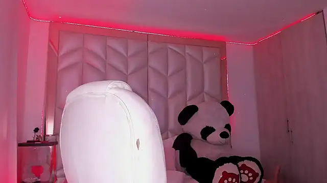 Snapshot of AlhanaRose chatting on November 2025 12:13:02 AM AlhanaRose online show from November 2025 12:13:02 AM