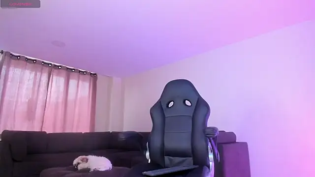 Snapshot of sharonmiller_2_ chatting on April 2026 07:19:01 PM sharonmiller 2 online show from April 2026 07:19:01 PM