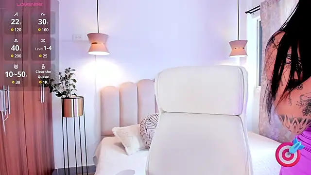 zoee jackson online show from February 2025 06:47:02 PM